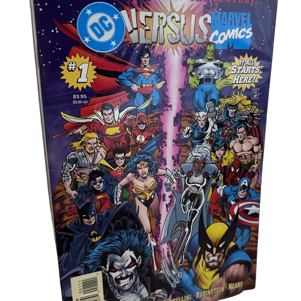DC Versus MARVEL #1 NM- DC Universe Logo Variant RARE - 1996